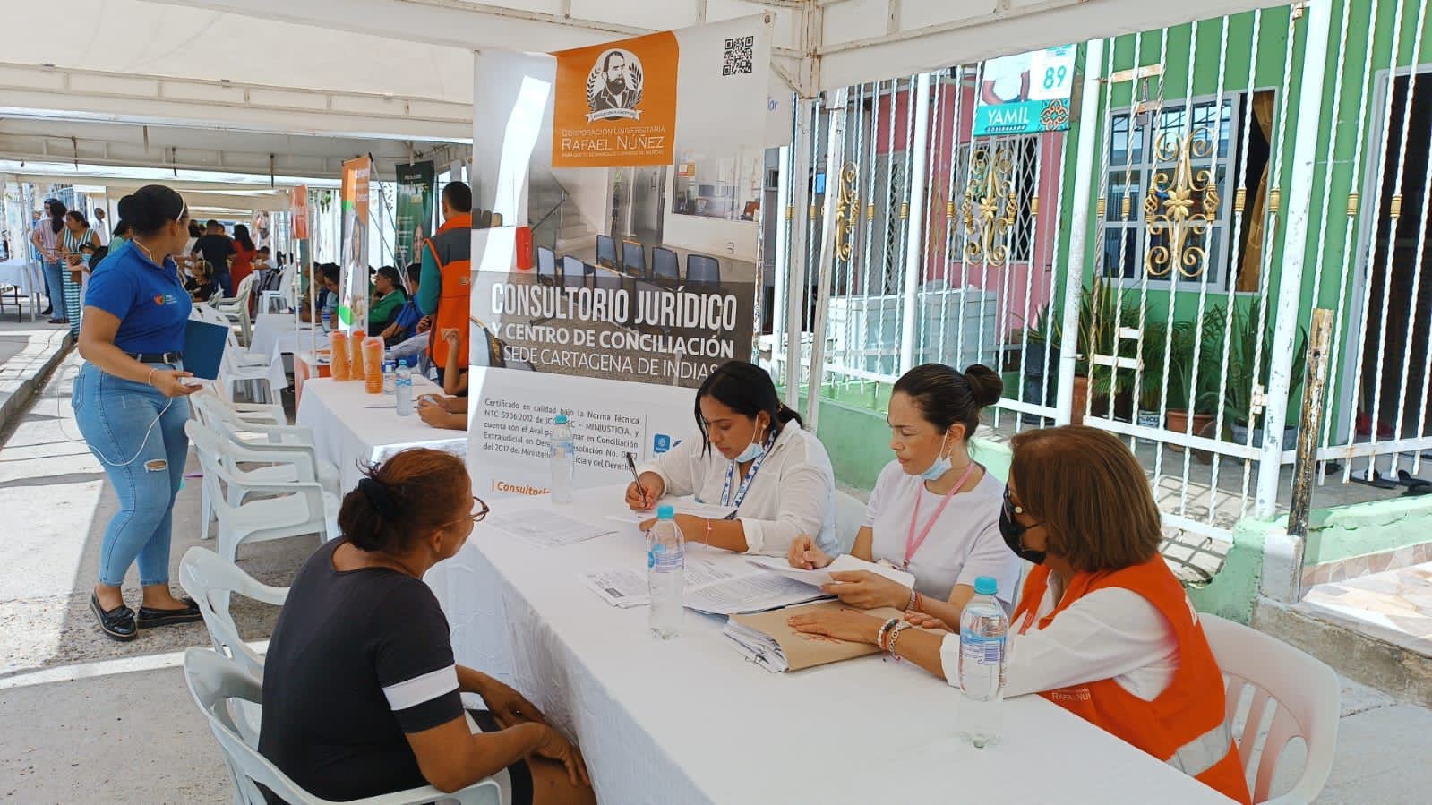 Consultorio Jurídico y Centro de Conciliación sede Cartagena, hizo presencia en la Jornada de atención integral con el PES Pedro Romero en el Barrio Camino del Medio