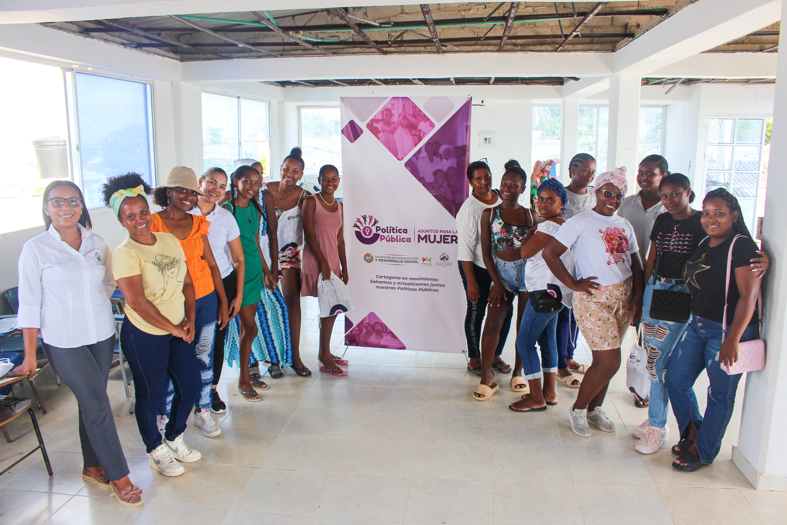 Las lideresas de zonas insulares de la ciudad reciben su primera clase del “Diplomado en Desarrollo Personal, Social y Político con Enfoque de Género en Cartagena”